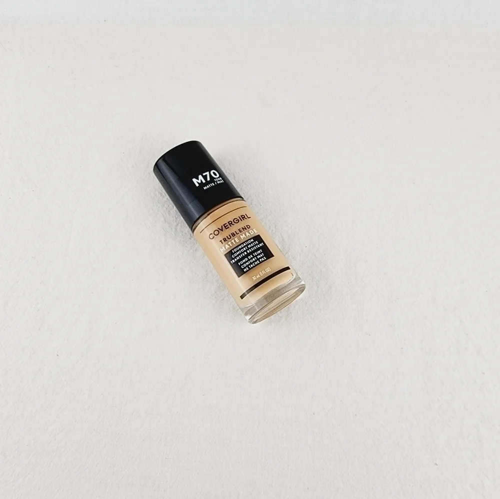 Covergirl trublend matte made liquid foundation 12 HOURS Shade M70